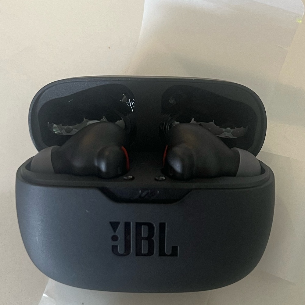 JBL Black True Wireless Earbuds